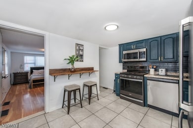 7 Calumet St, Newark, NJ 07105 - photo 2