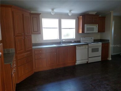 36235 Sunshine Rd, Zephyrhills, FL 33541 - photo 7