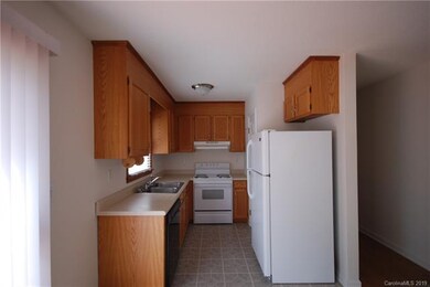 123 Bramblewood Dr, Statesville, NC 28625 - photo 6