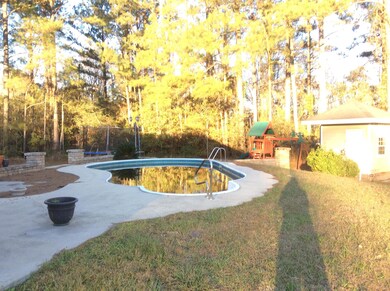 Pool, pool house