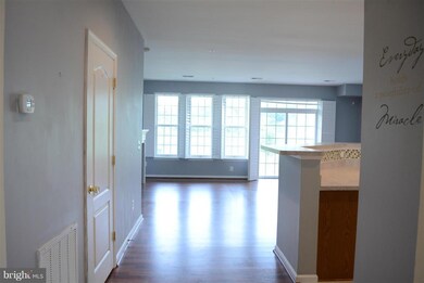 13958 Greendale Dr unit 16, Woodbridge, VA 22191 - photo 4
