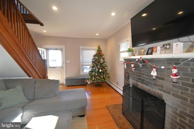 639 C Ave, Feasterville Trevose, PA 19053 - photo 6