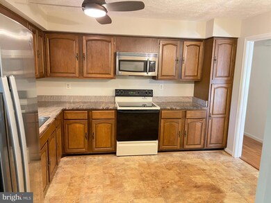 4185 Waterway Dr, Dumfries, VA 22025 - photo 5