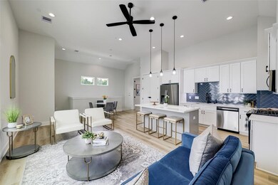 846 Elkhart St unit E, Houston, TX 77091 - photo 2