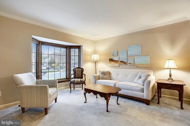 13607 Brockmeyer Ct, Chantilly, VA 20151 - photo 3