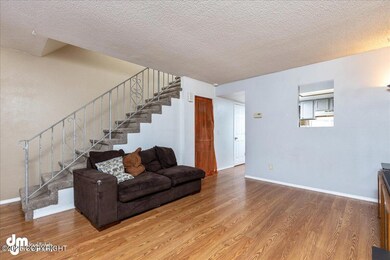 07-Living Room-DW-7677