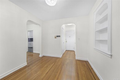 Norwich Hall unit 414, Rego Park, NY 11374 - photo 4