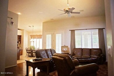 family room (3)