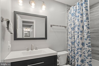 21845 Baldwin Square unit 201, Sterling, VA 20164 - photo 4