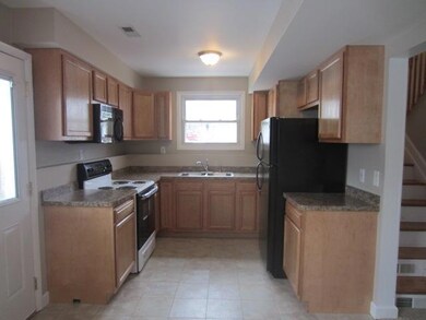 3817 Burchfield Dr, Lansing, MI 48910 - photo 4