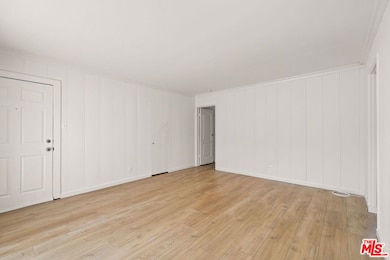 14721 Sylvan St unit 3, Los Angeles, CA 91411 - photo 6