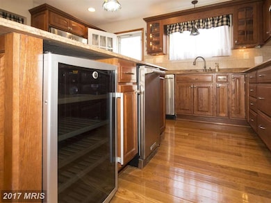 802 Silver Ave, Essex, MD 21221 - photo 3