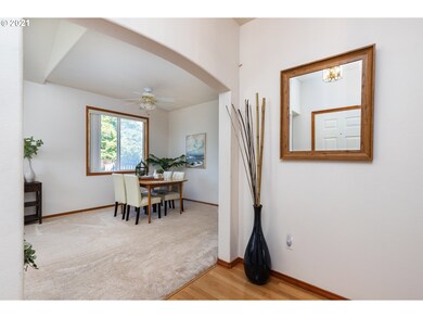 15143 SE Pioneer Dr, Clackamas, OR 97015 - photo 2