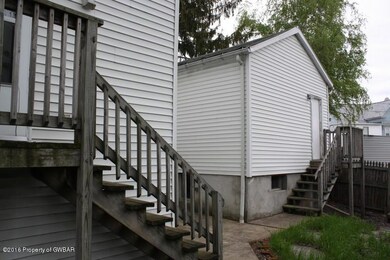 22 Loomis St, Wilkes Barre, PA 18702 - photo 2