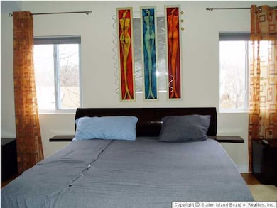 731 Oceanside Ave, Staten Island, NY 10305 - photo 5