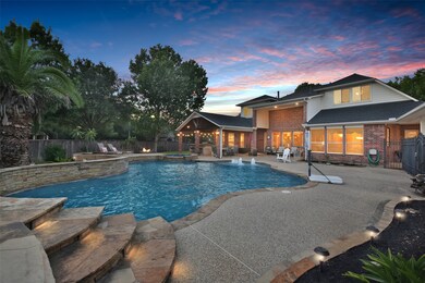 Entertain with this backyard oasis!