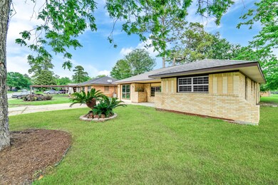 10314 Bretton Dr, Houston, TX 77016 - photo 3