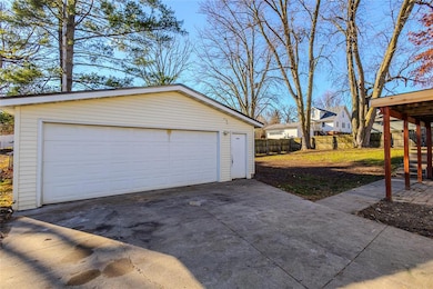 325 S 8th Ave W, Newton, IA 50208 - photo 6