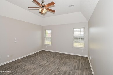 007-photo-primary-bedroom-10830042