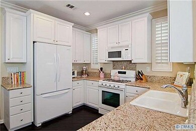 Gorgeous Kitchen with Granite and upgraded applian