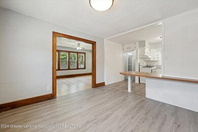 943 Dakin St, Lansing, MI 48912 - photo 6