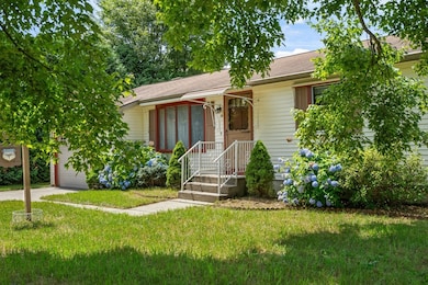 10 Concord Dr, Easthampton, MA 01027 - photo 2