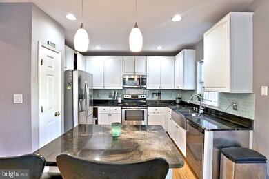 7447 Ardglass Ct, Lorton, VA 22079 - photo 6