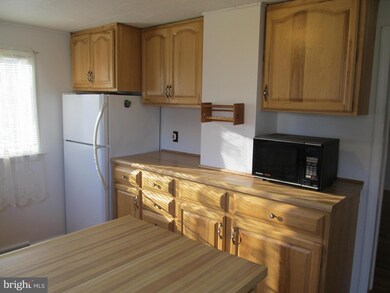 4307 Aitcheson Rd, Beltsville, MD 20705 - photo 3