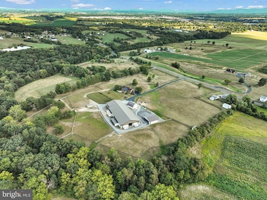 211 W Middlesex Dr, Carlisle, PA 17013 - photo 4