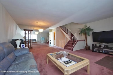 70 Redwood Loop, Staten Island, NY 10309 - photo 7