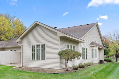 2332 Gresham Ave N, Saint Paul, MN 55128 - photo 5