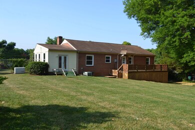 891 Shawnee Rd, Waynesboro, VA 22980 - photo 4