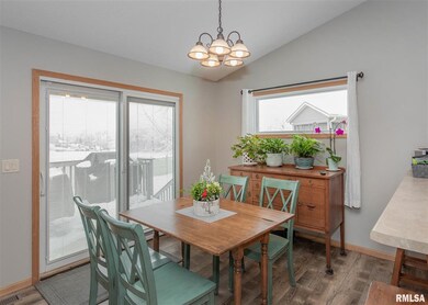 5430 Northwest Cir, Davenport, IA 52806 - photo 6