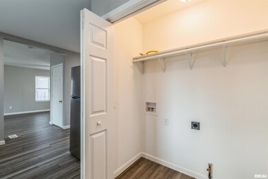 514 W 17th St, Davenport, IA 52803 - photo 7