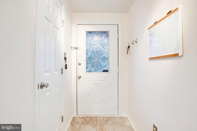 13947 Winding Ridge Ln, Centreville, VA 20121 - photo 2