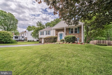 9516 Burning Branch Rd, Burke, VA 22015 - photo 3