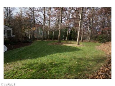 Yard/Garden - Gorgeous partially wooded private ba