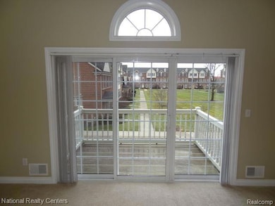 45707 N Stonewood Rd, Canton, MI 48187 - photo 3