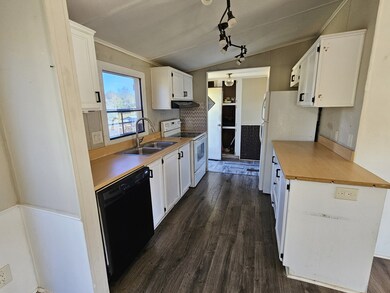 671 Powell Rd, Tullahoma, TN 37388 - photo 5