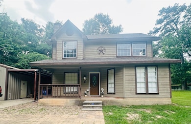 Cute home with a workshop/garage