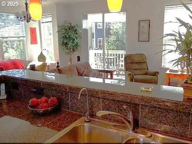 2127 NE Cadbury Ave, Hillsboro, OR 97006 - photo 4