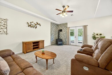 1022 SE Jerrine St, Grants Pass, OR 97527 - photo 5