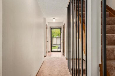 ENTRY VIEW
