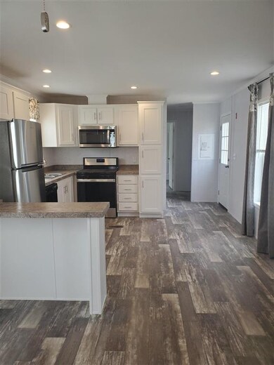 10 Elizabeth Dr, Boscawen, NH 03303 - photo 6