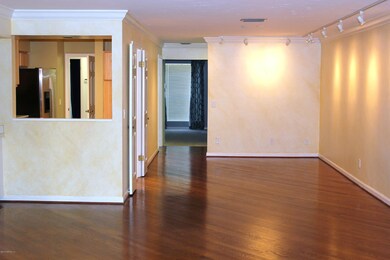 4300 Lakeside Dr unit 3, Jacksonville, FL 32210 - photo 7