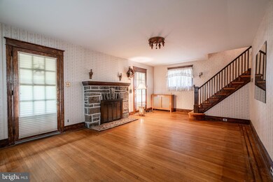 11 Broomall Ave, Broomall, PA 19008 - photo 3