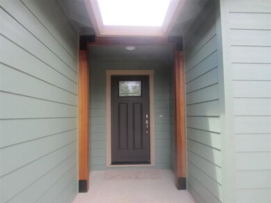 1001 NW Birch St, Grants Pass, OR 97526 - photo 2