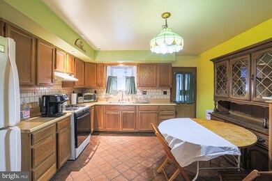 136 S East Ave, Baltimore, MD 21224 - photo 5