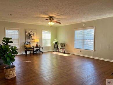 2052 N Robison Rd, Texarkana, TX 75501 - photo 3