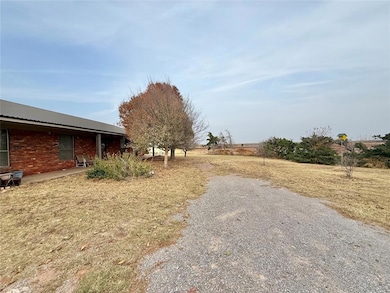 15885 S 2056 Rd, Altus, OK 73521 - photo 3